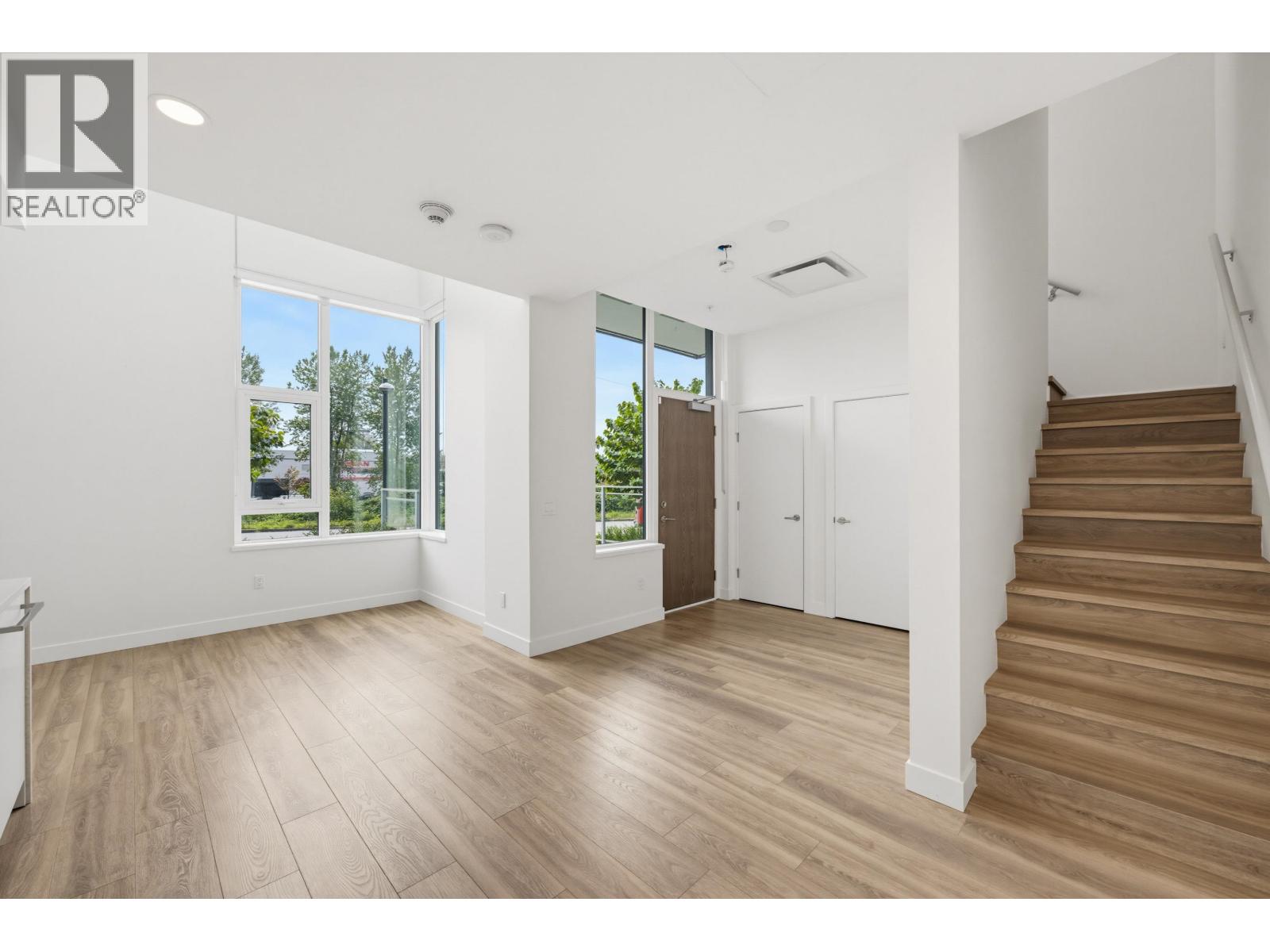 Photo of 106 4433 ALASKA STREET 15