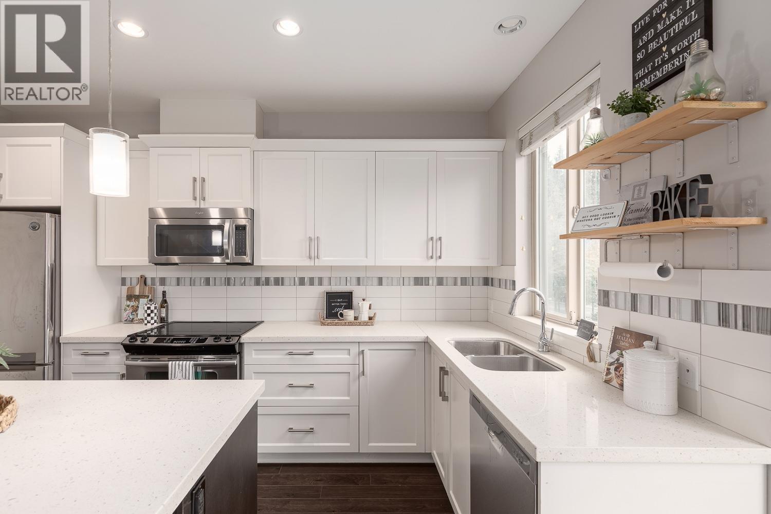 11 23986 104 AVENUE, Maple Ridge