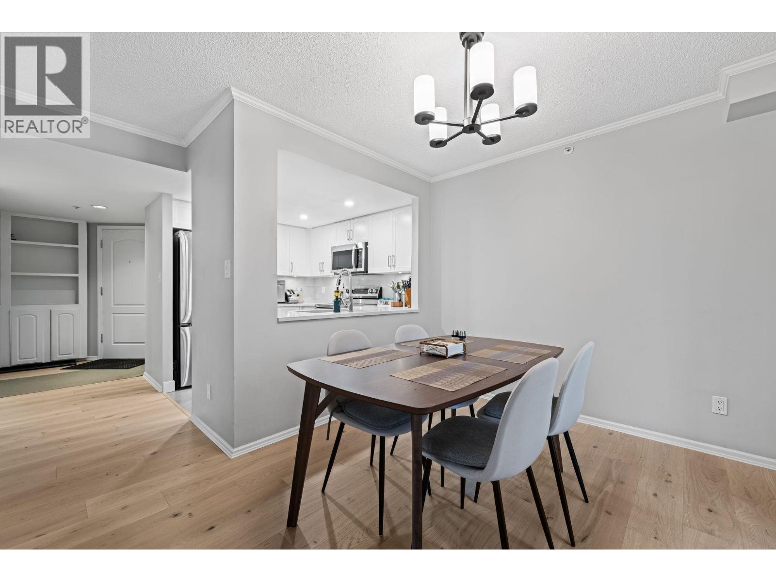 906 867 HAMILTON STREET, Vancouver