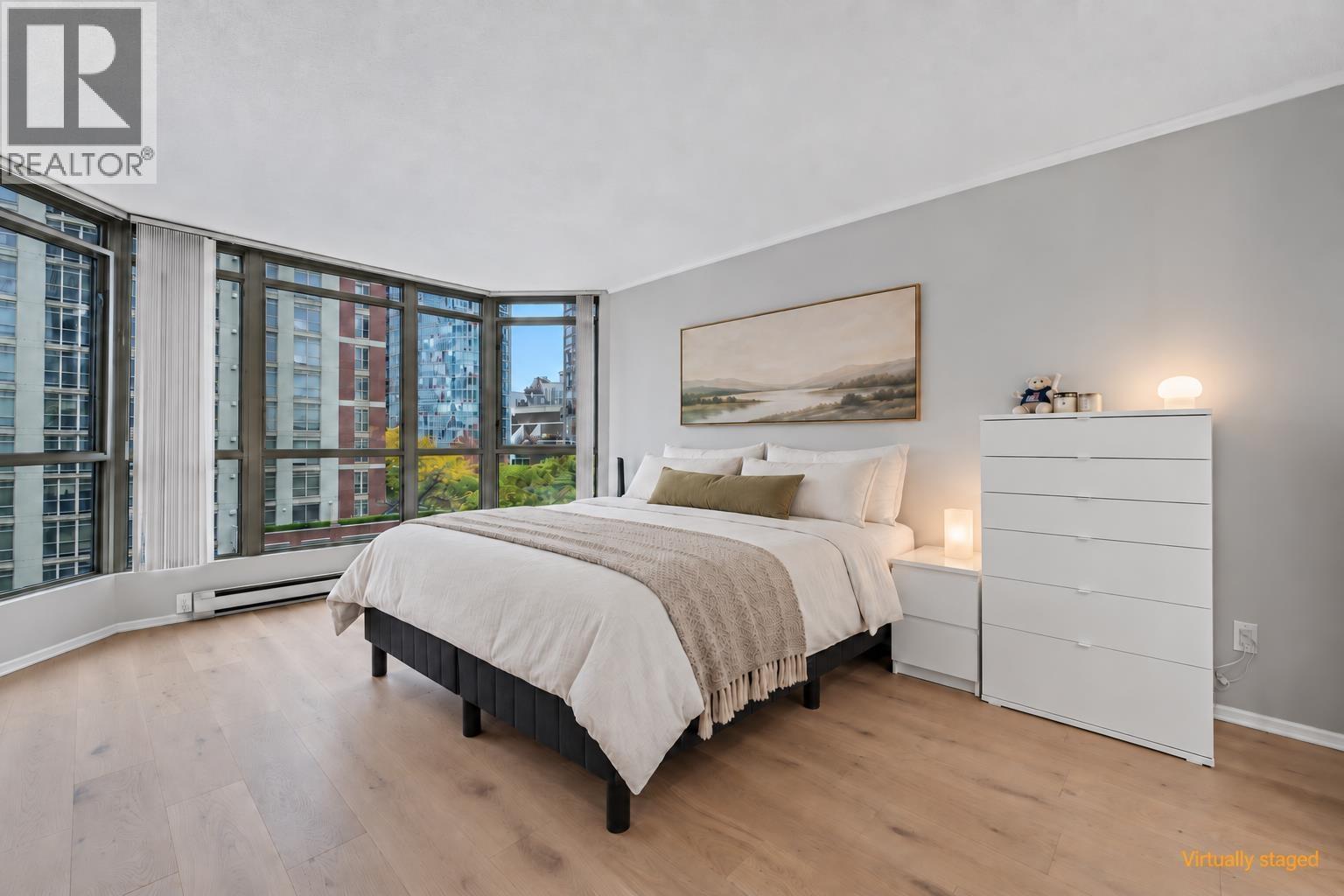 906 867 HAMILTON STREET, Vancouver
