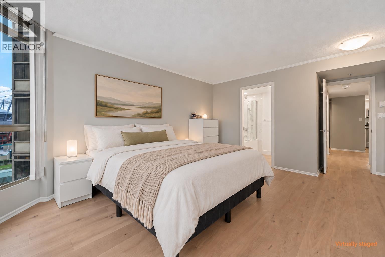 906 867 HAMILTON STREET, Vancouver