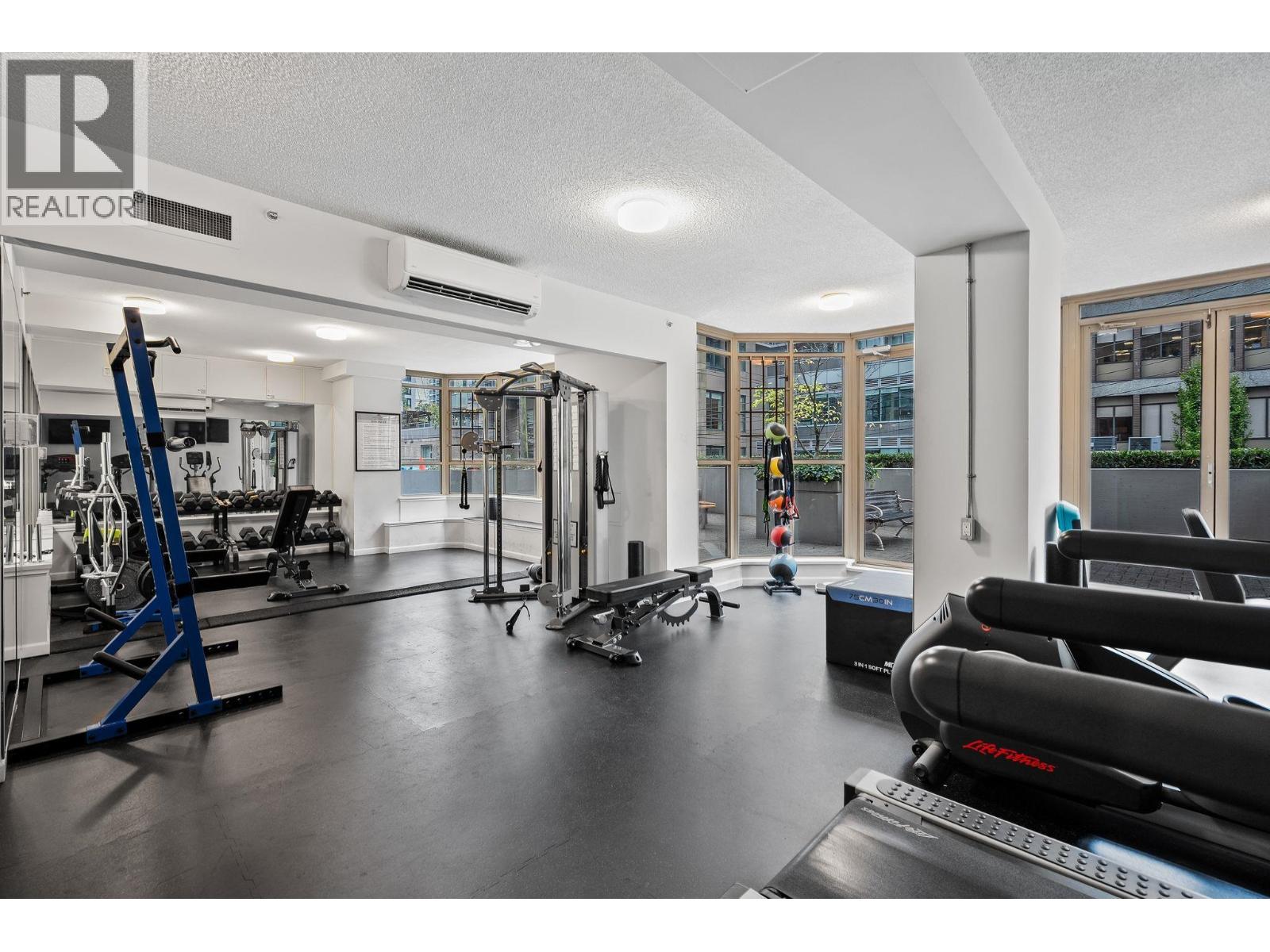 906 867 HAMILTON STREET, Vancouver
