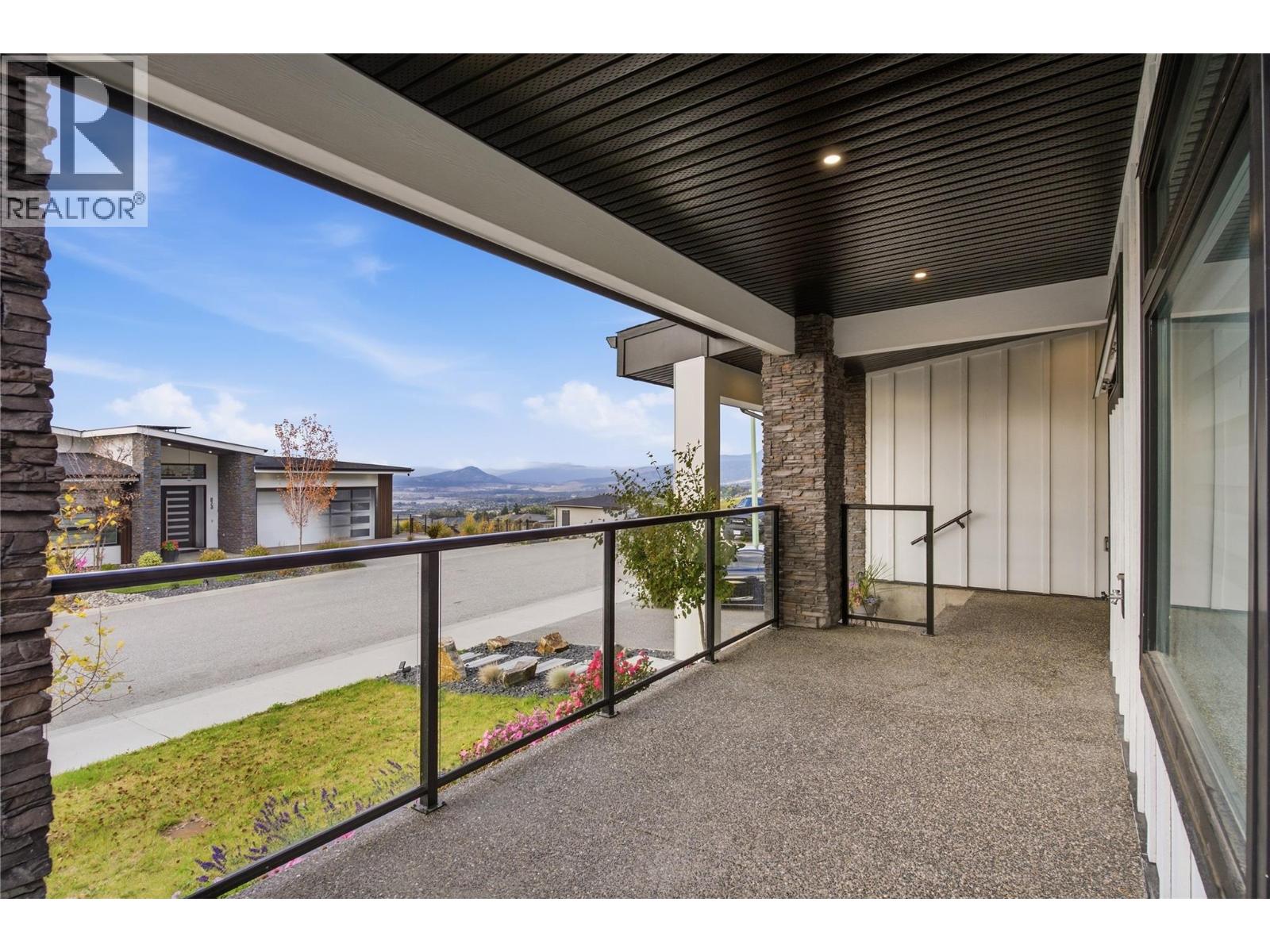 647 Deans Drive, Kelowna