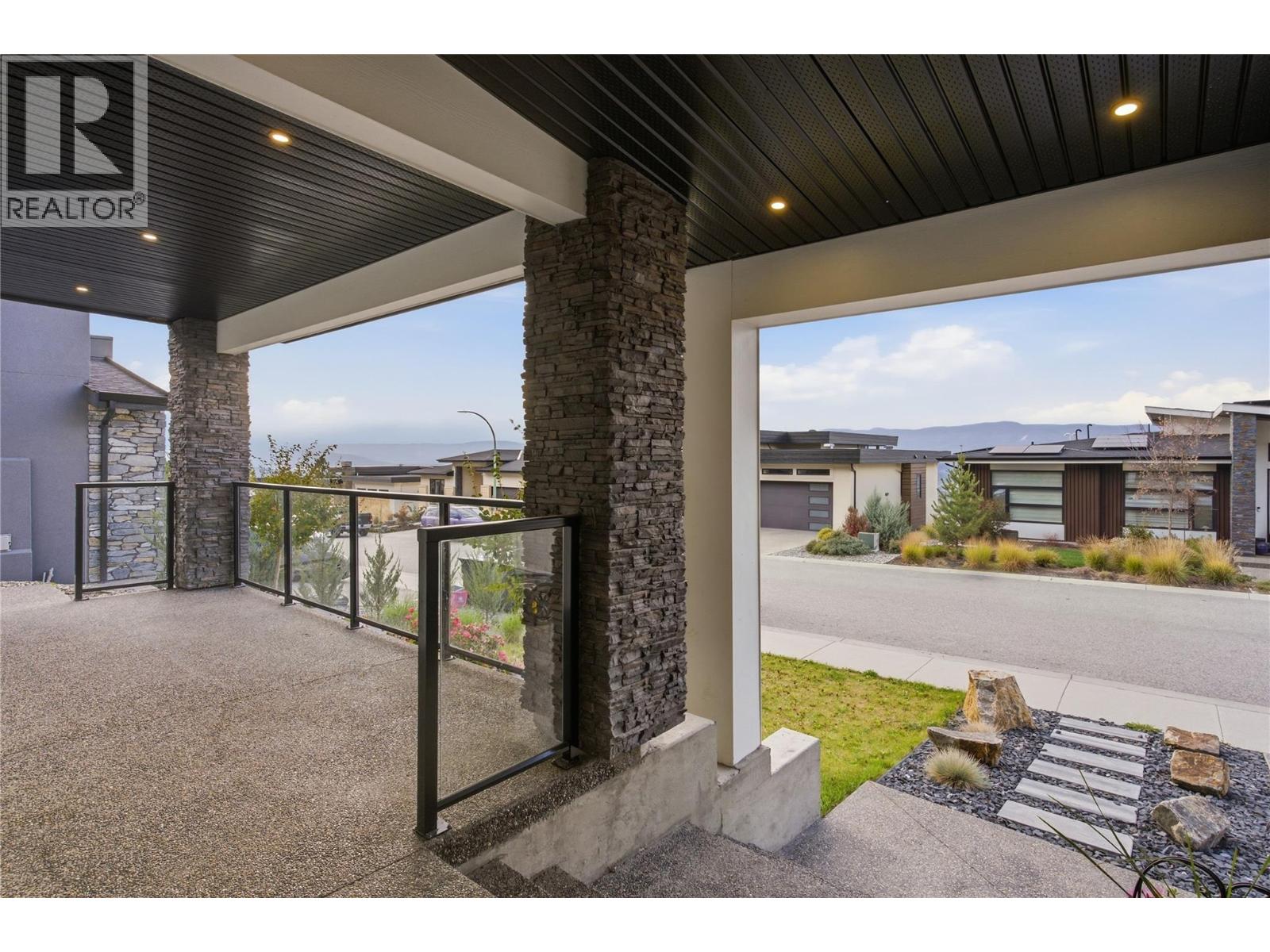 647 Deans Drive, Kelowna