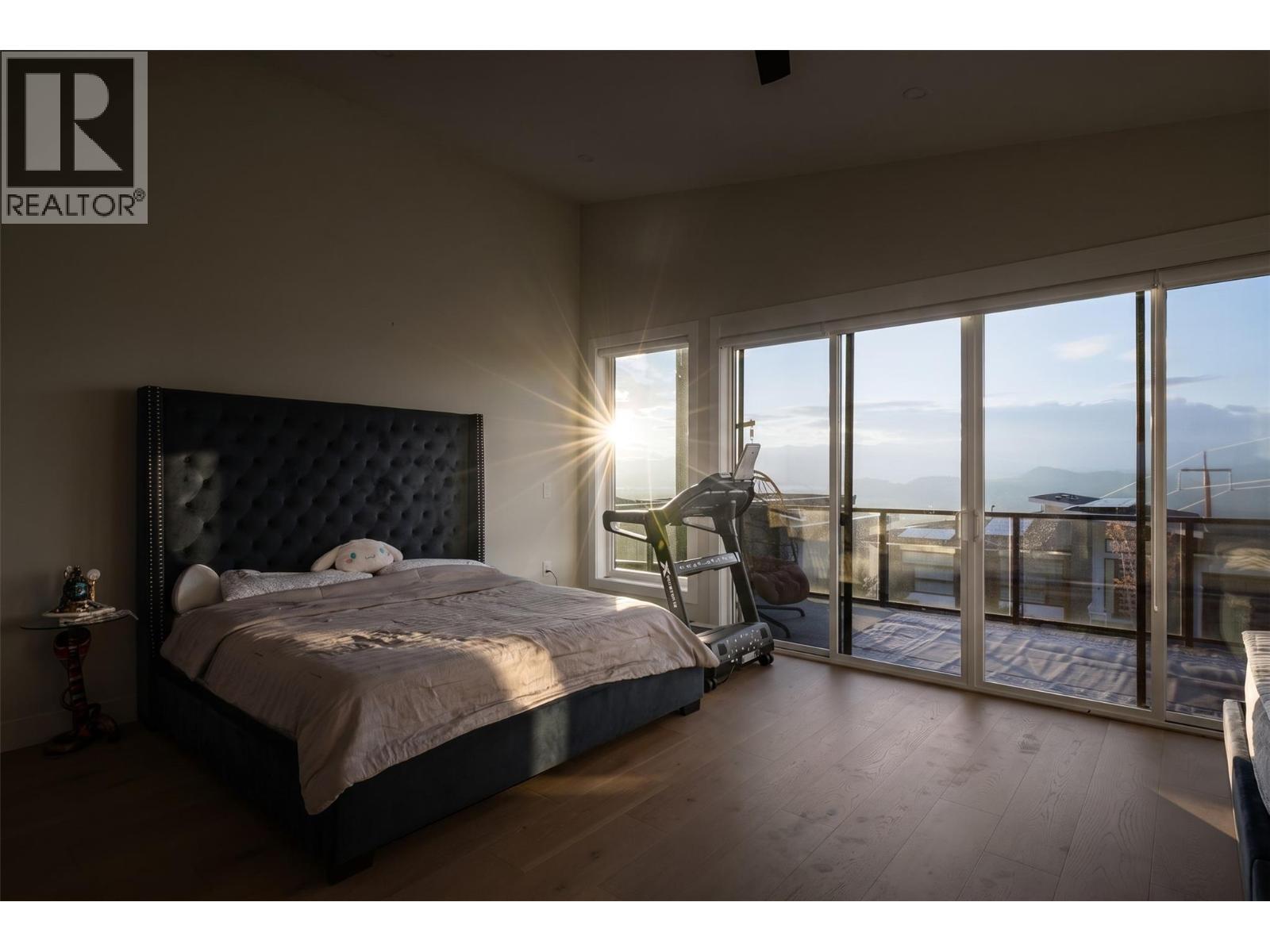 647 Deans Drive - 55