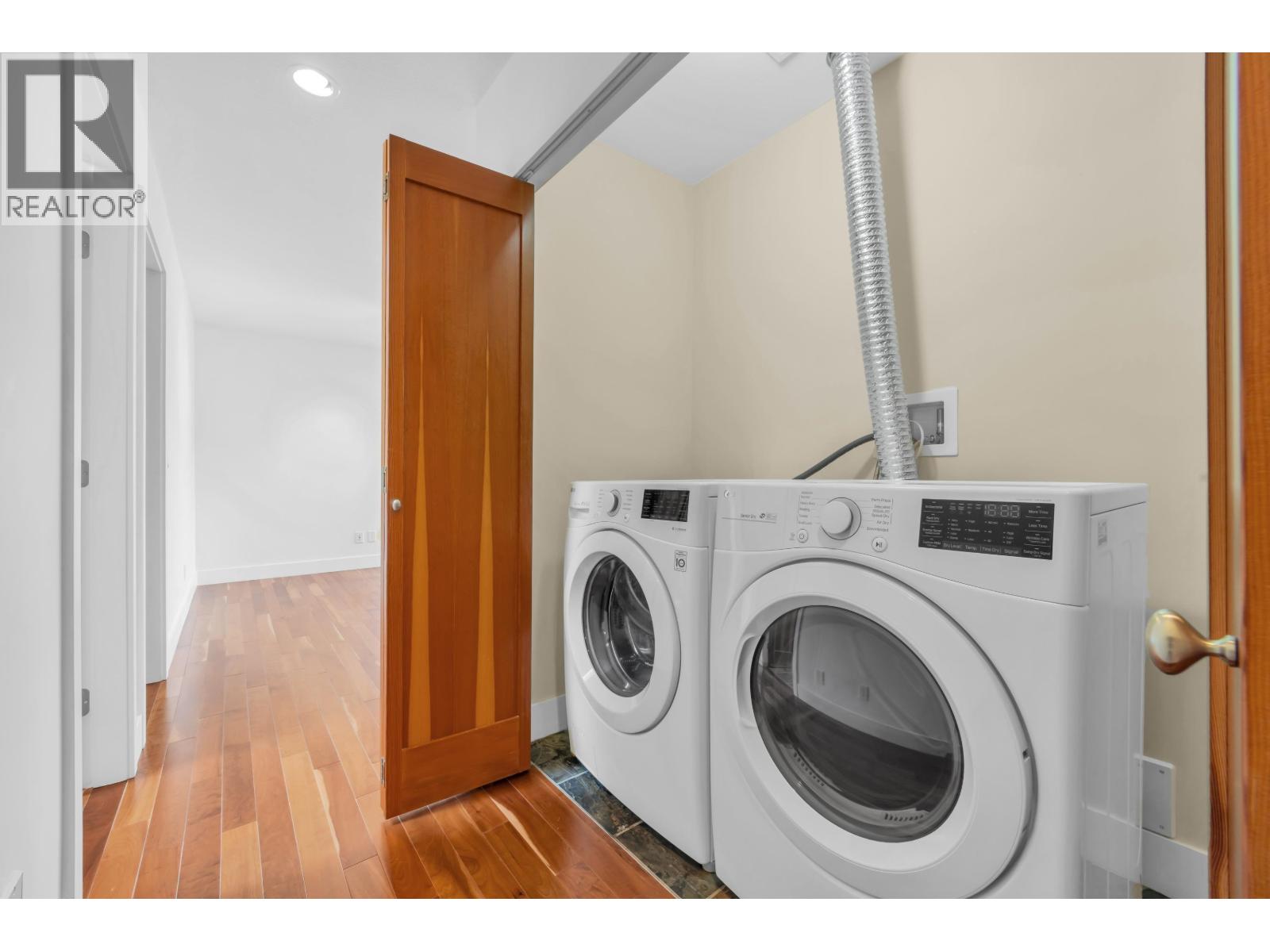 264 HOLLY AVENUE, New Westminster