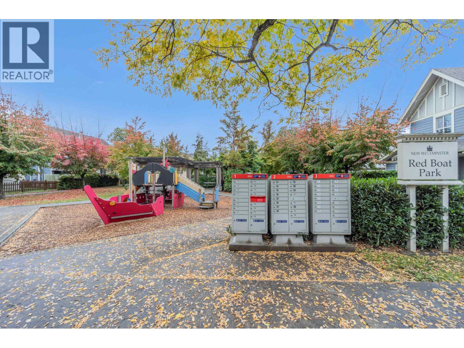 264 HOLLY AVENUE, New Westminster