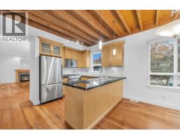 264 Holly Avenue, New Westminster, BC V3M0B3 Photo 10