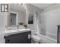 Kitchen - 107 Moss Ave, Parksville, BC V9P1L5 Photo 14