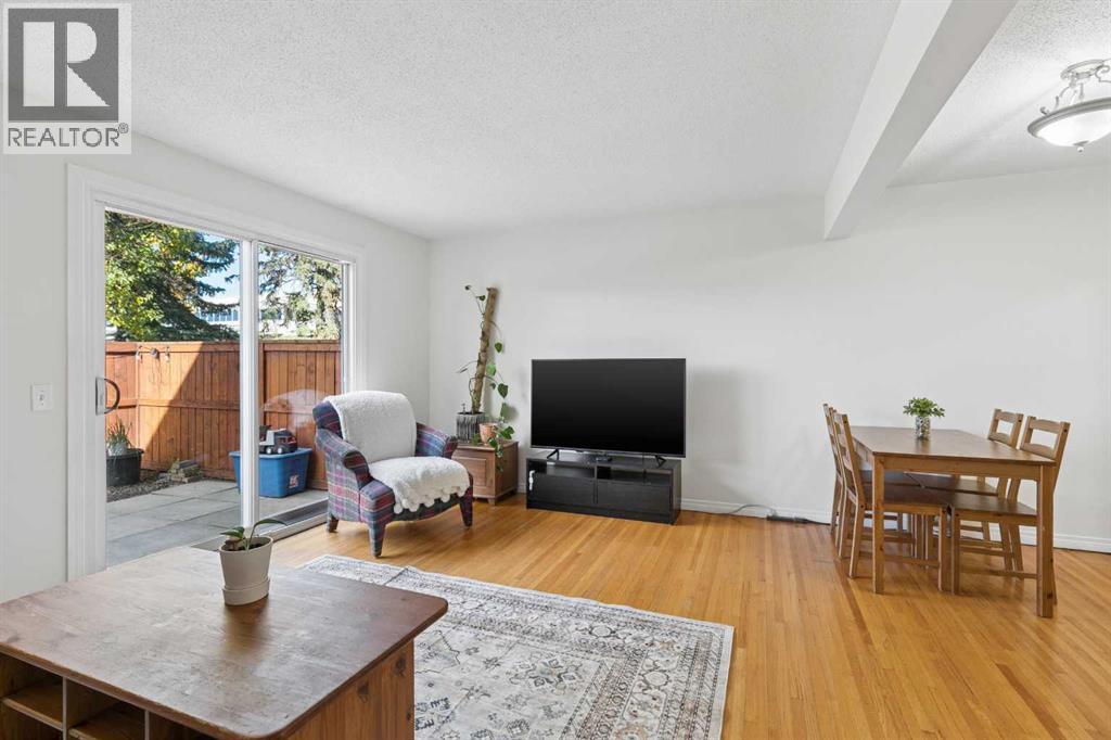 #8 330 Canterbury Drive SW - 8