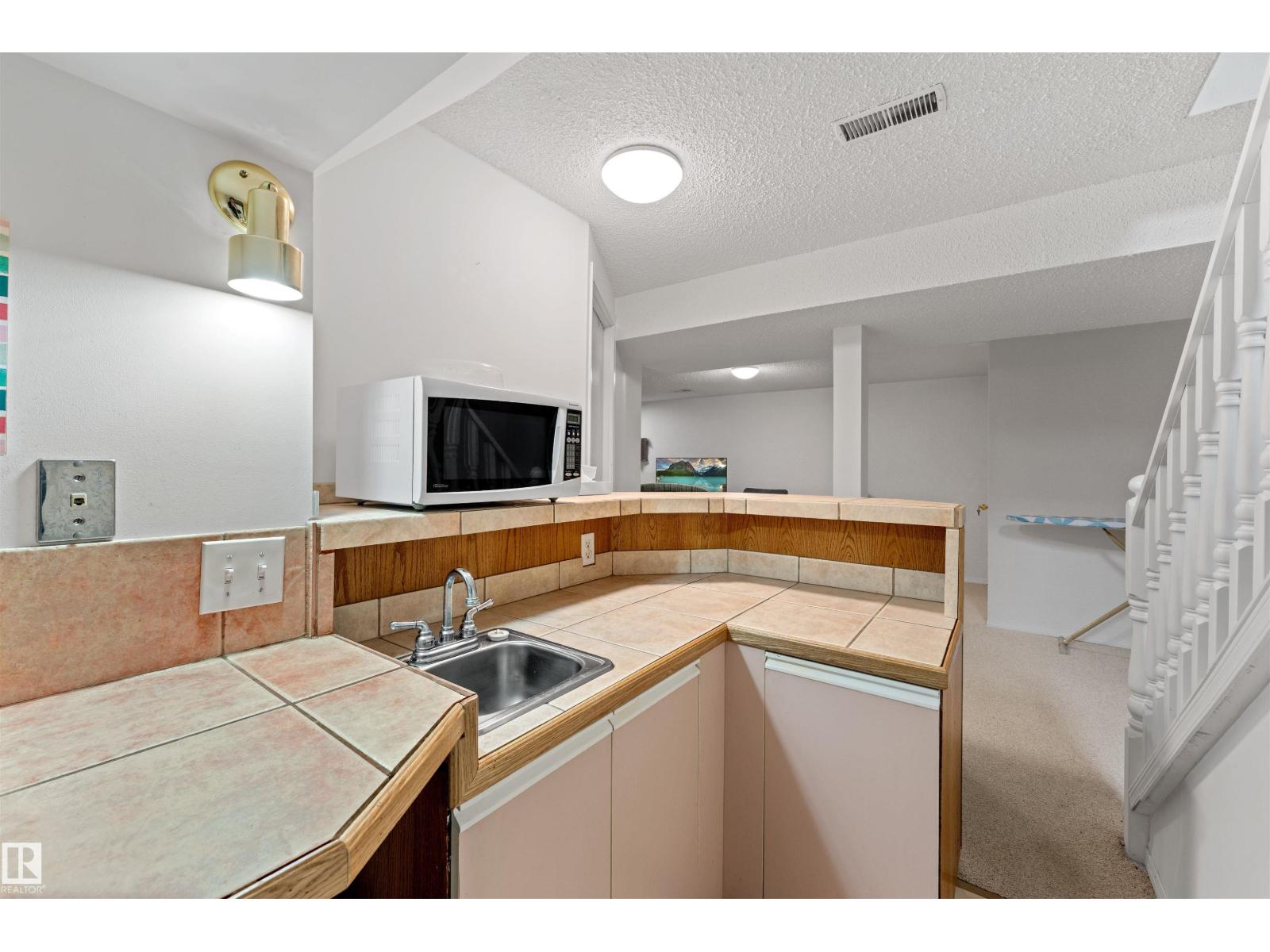 15012 77 AV NW - 36