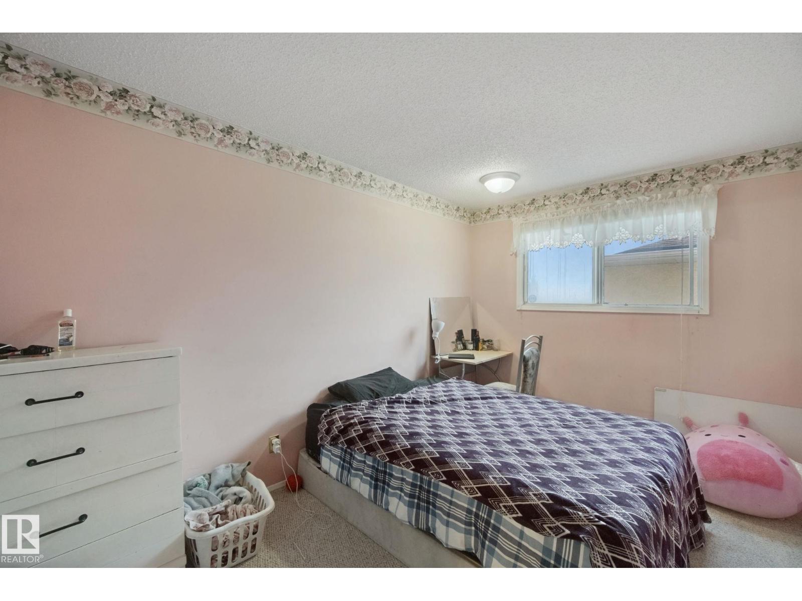 10824 35 AV NW - Image 18