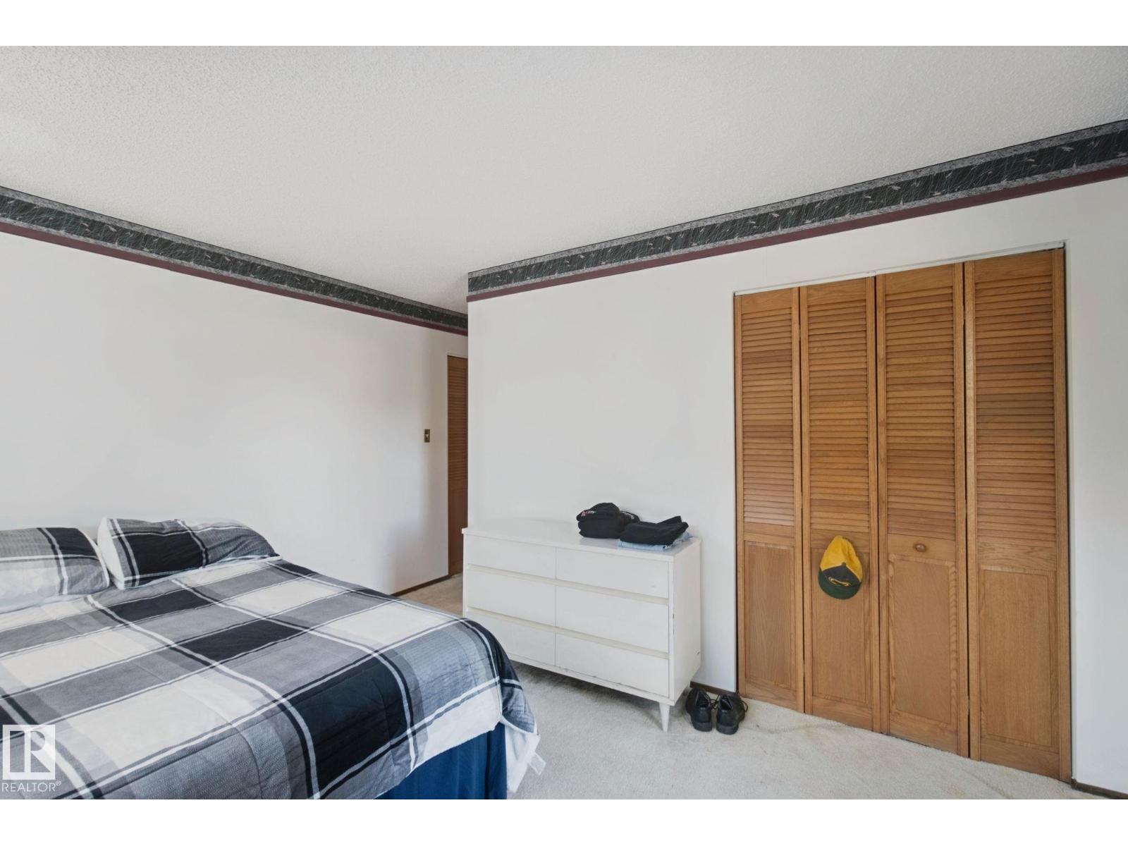10824 35 AV NW - Image 26