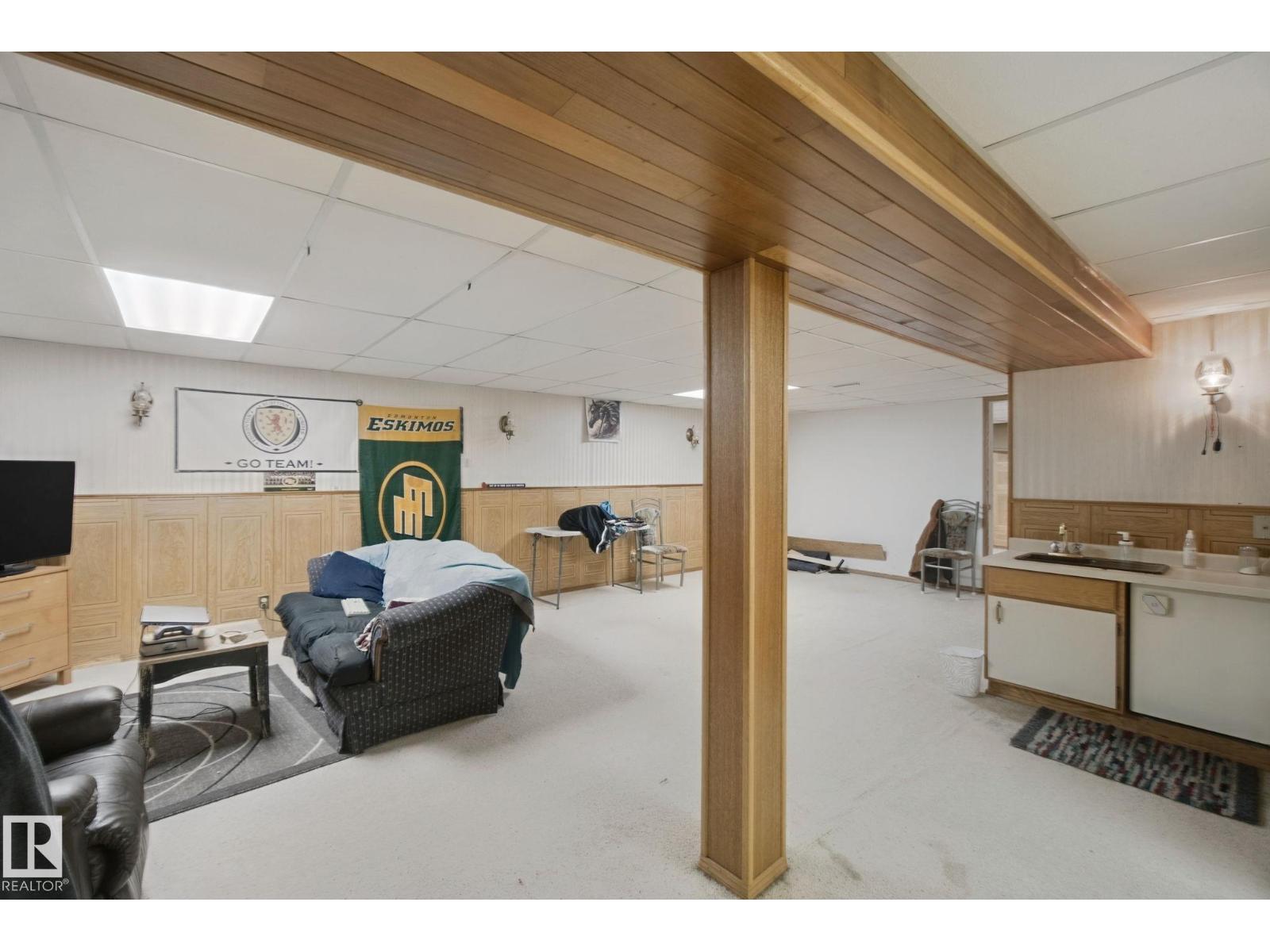 10824 35 AV NW - 31