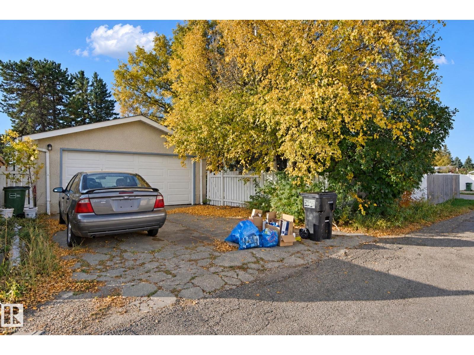 10824 35 AV NW - Image 47