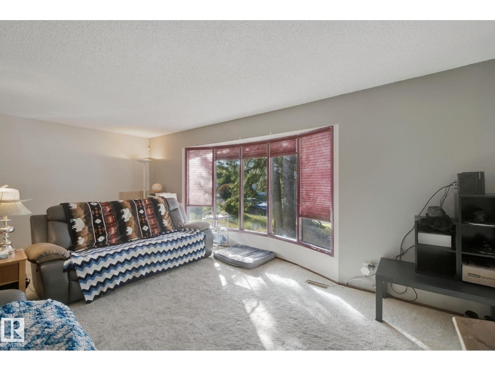 10824 35 AV NW - Image 7
