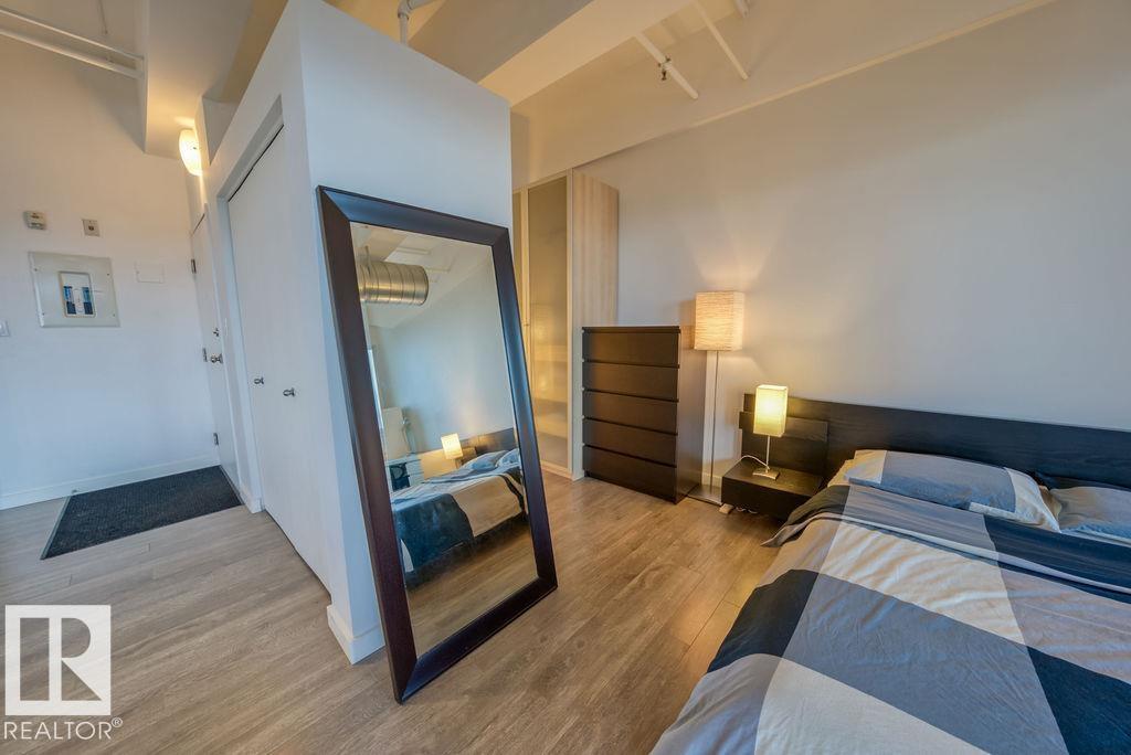 #302 10105 109 ST NW - 23