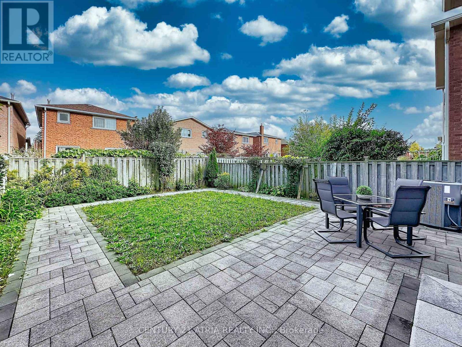 58 DANJOHN CRESCENT - 21