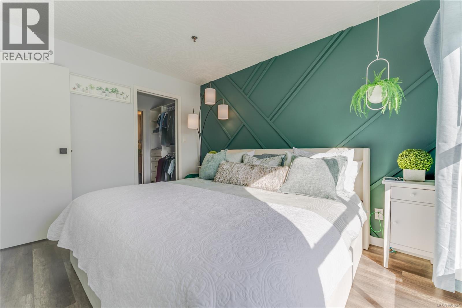 203 3460 Quadra Street, Saanich
