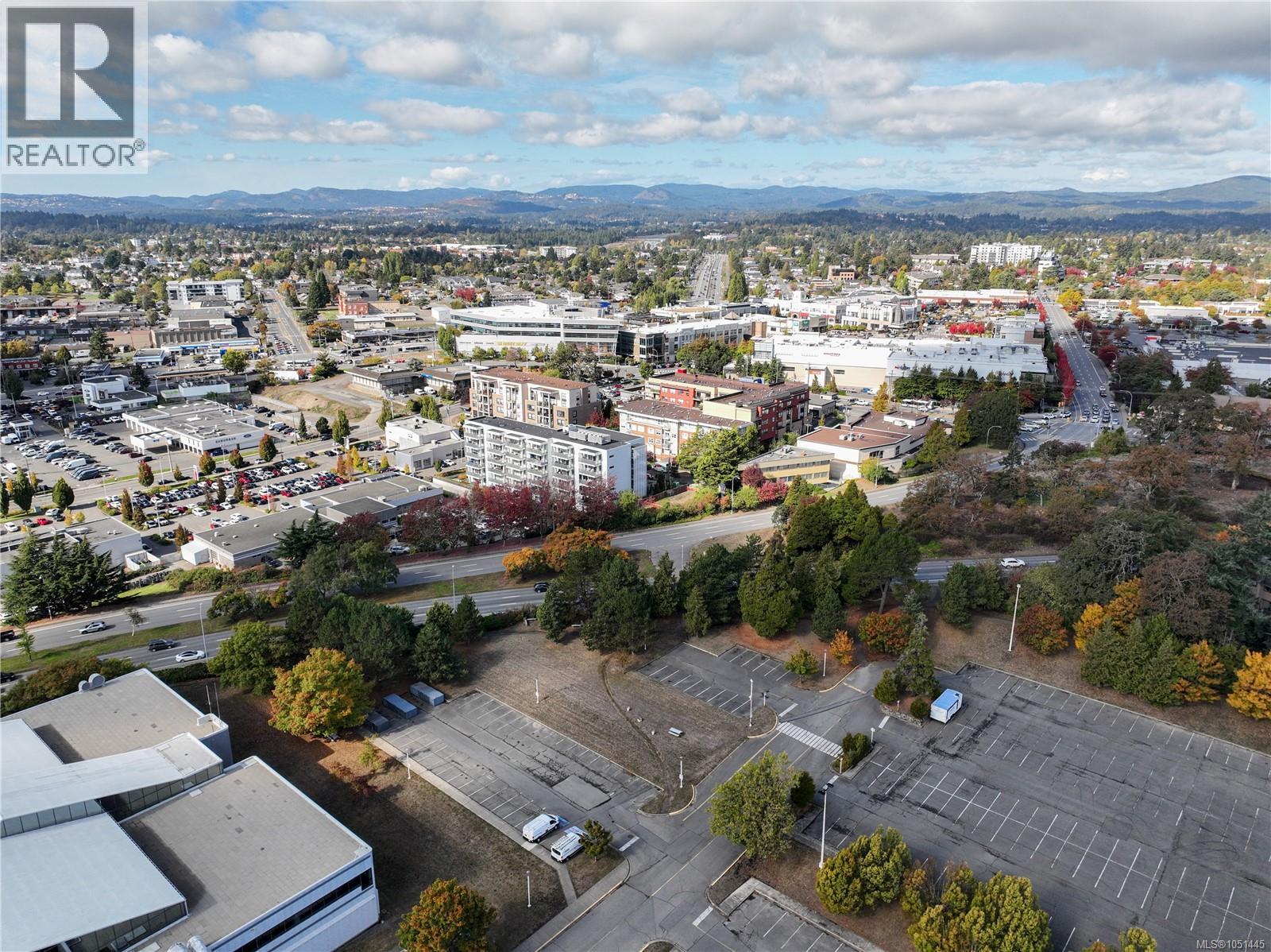 203 3460 Quadra Street, Saanich