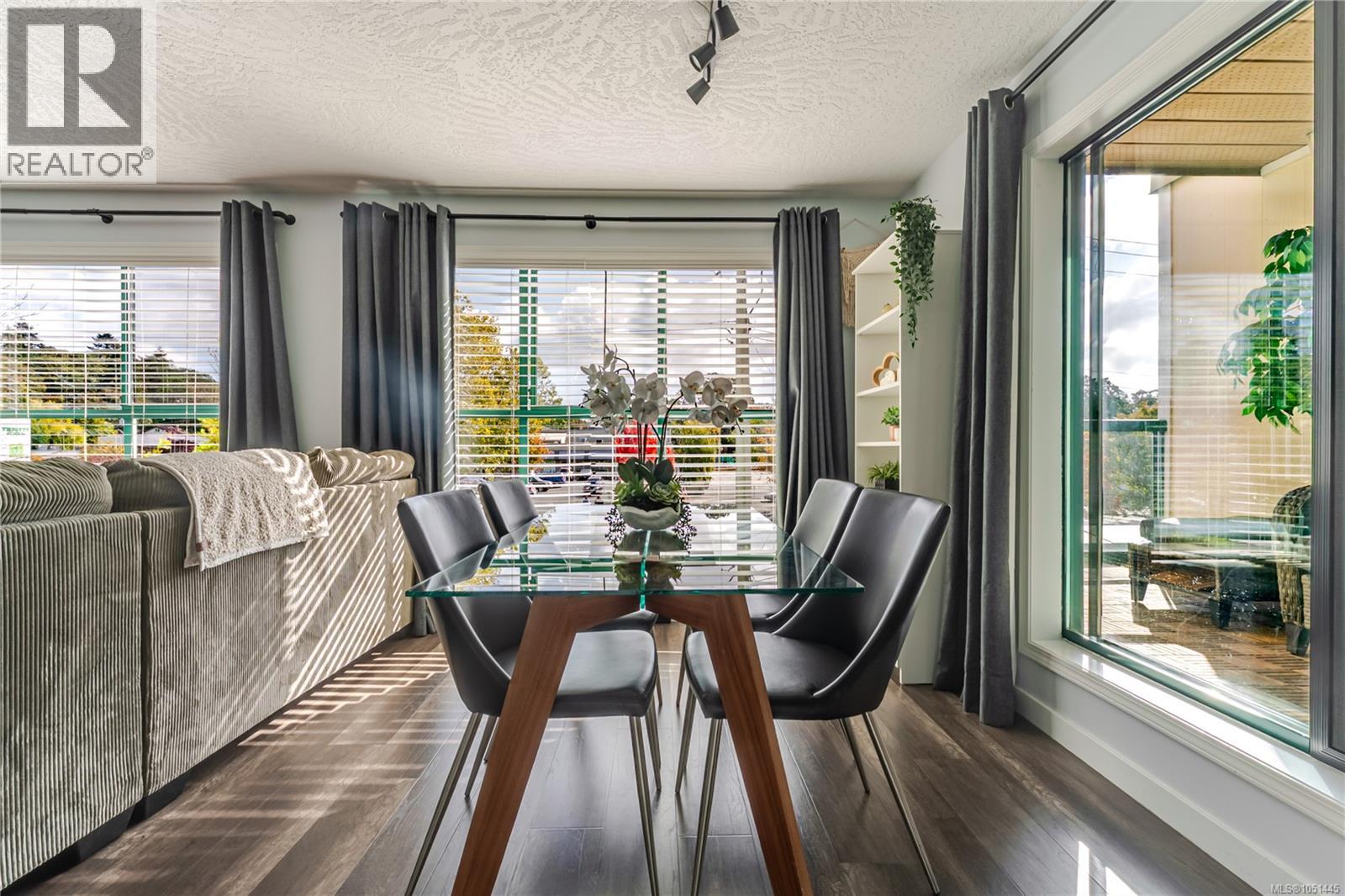 203 3460 Quadra Street, Saanich