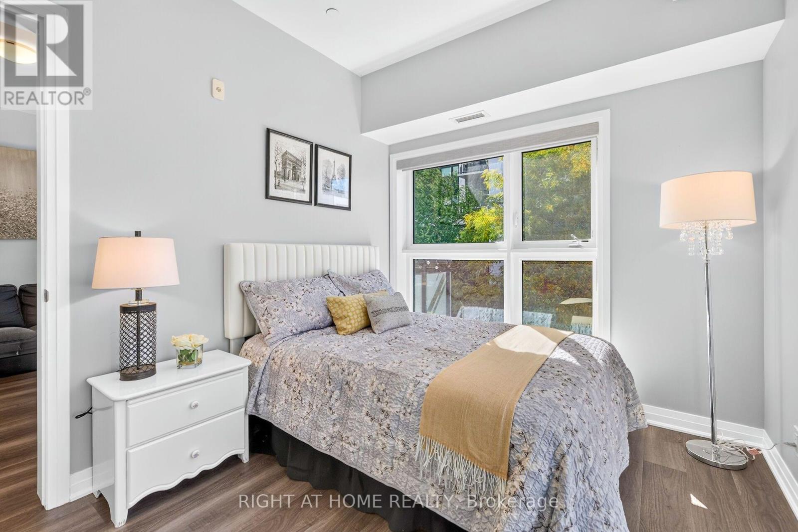 229- 128 Grovewood Common, Oakville, ON photo 26