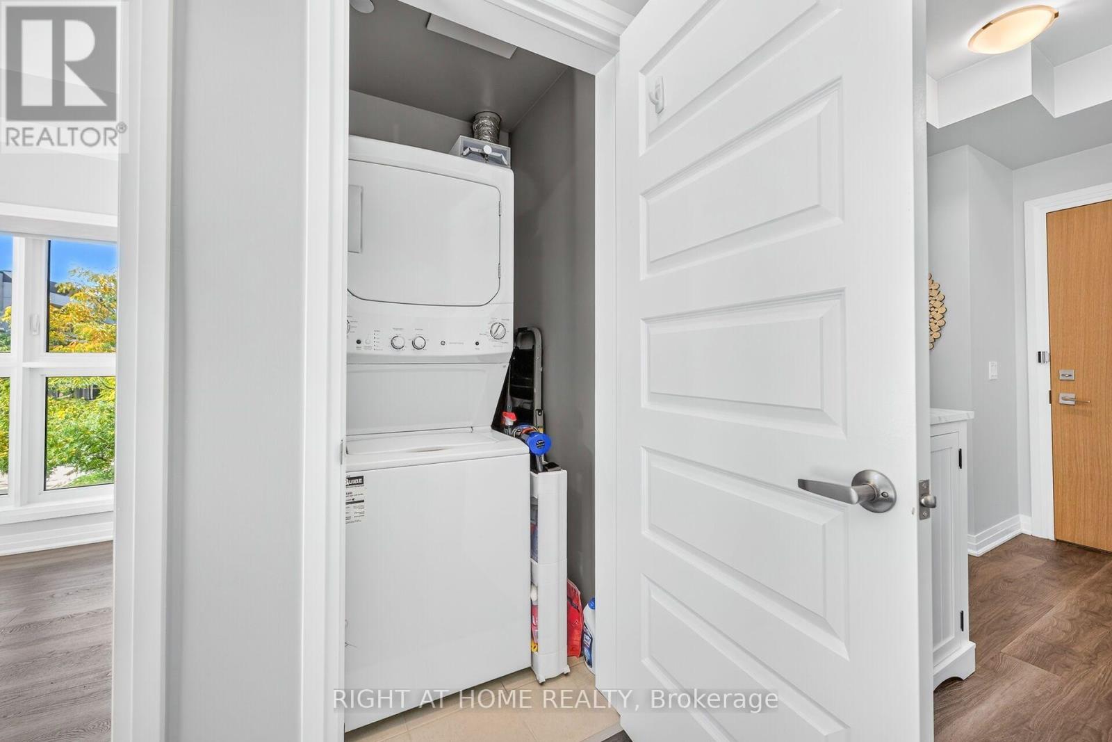 229- 128 Grovewood Common, Oakville, ON photo 34