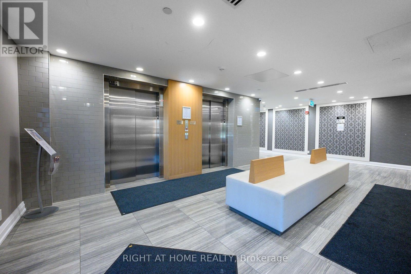 229- 128 Grovewood Common, Oakville, ON photo 37