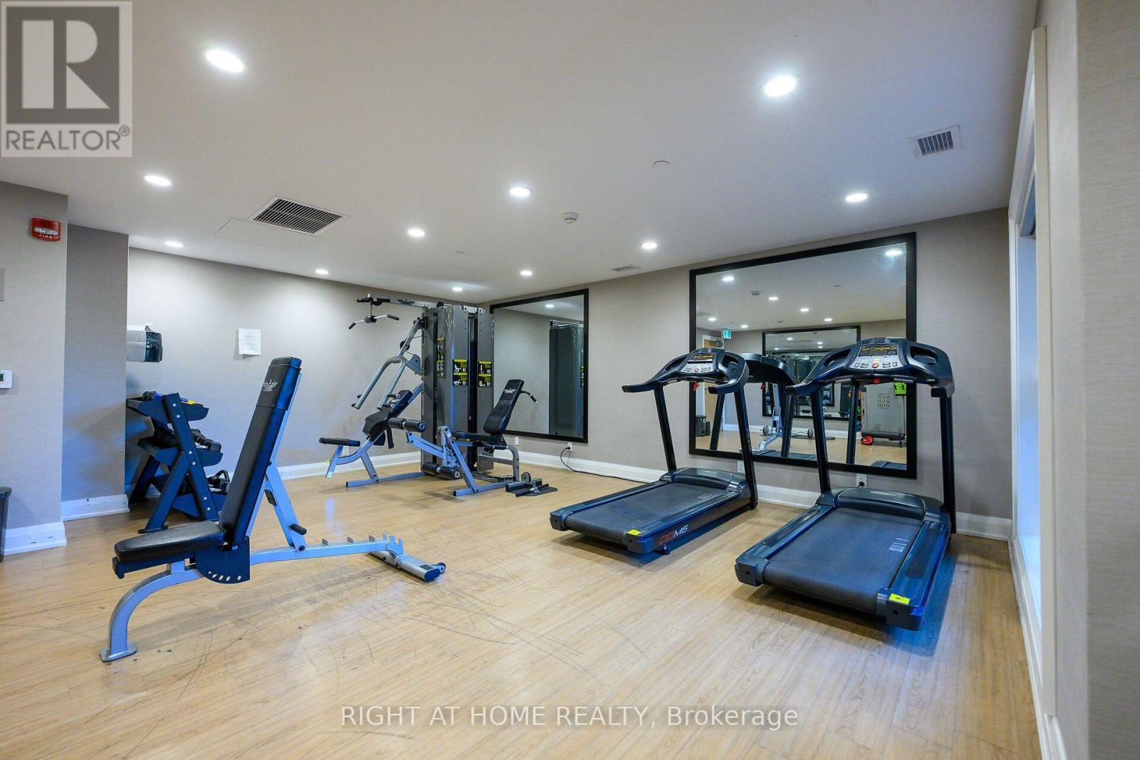 229- 128 Grovewood Common, Oakville, ON photo 38