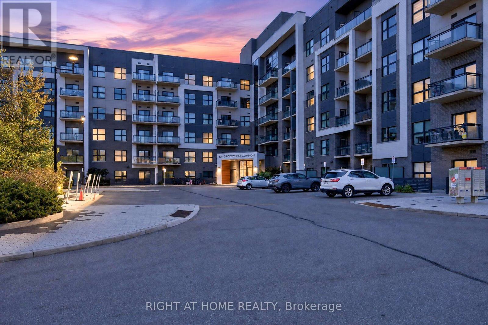 229- 128 Grovewood Common, Oakville, ON photo 40