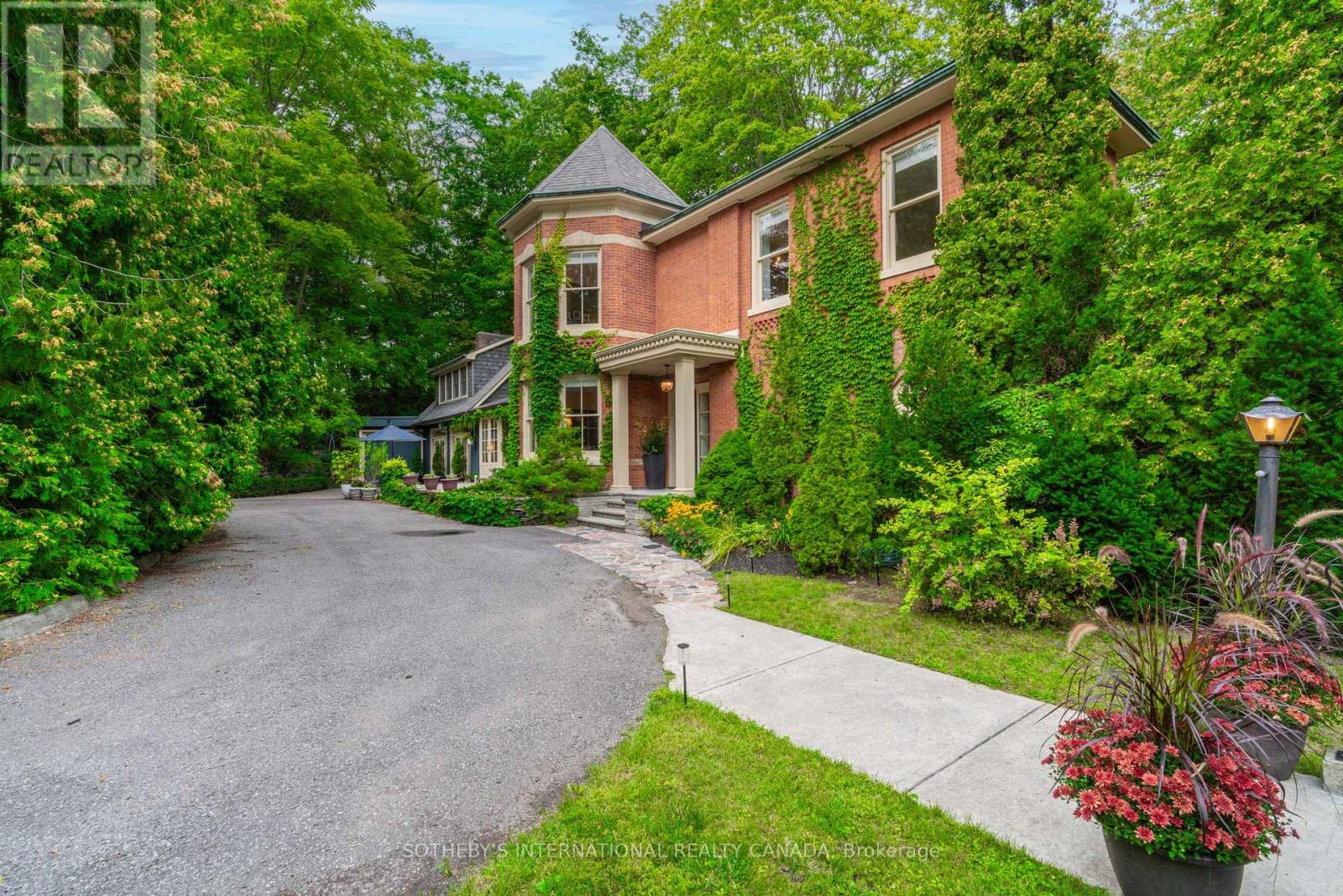 92 AUGUSTA STREET - 2