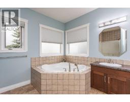 261066 Township Road 422, Rural Ponoka County, AB T4J1R3 Photo 24