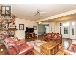 Great room - 261066 Township Road 422, Rural Ponoka County, AB T4J1R3 Photo 9