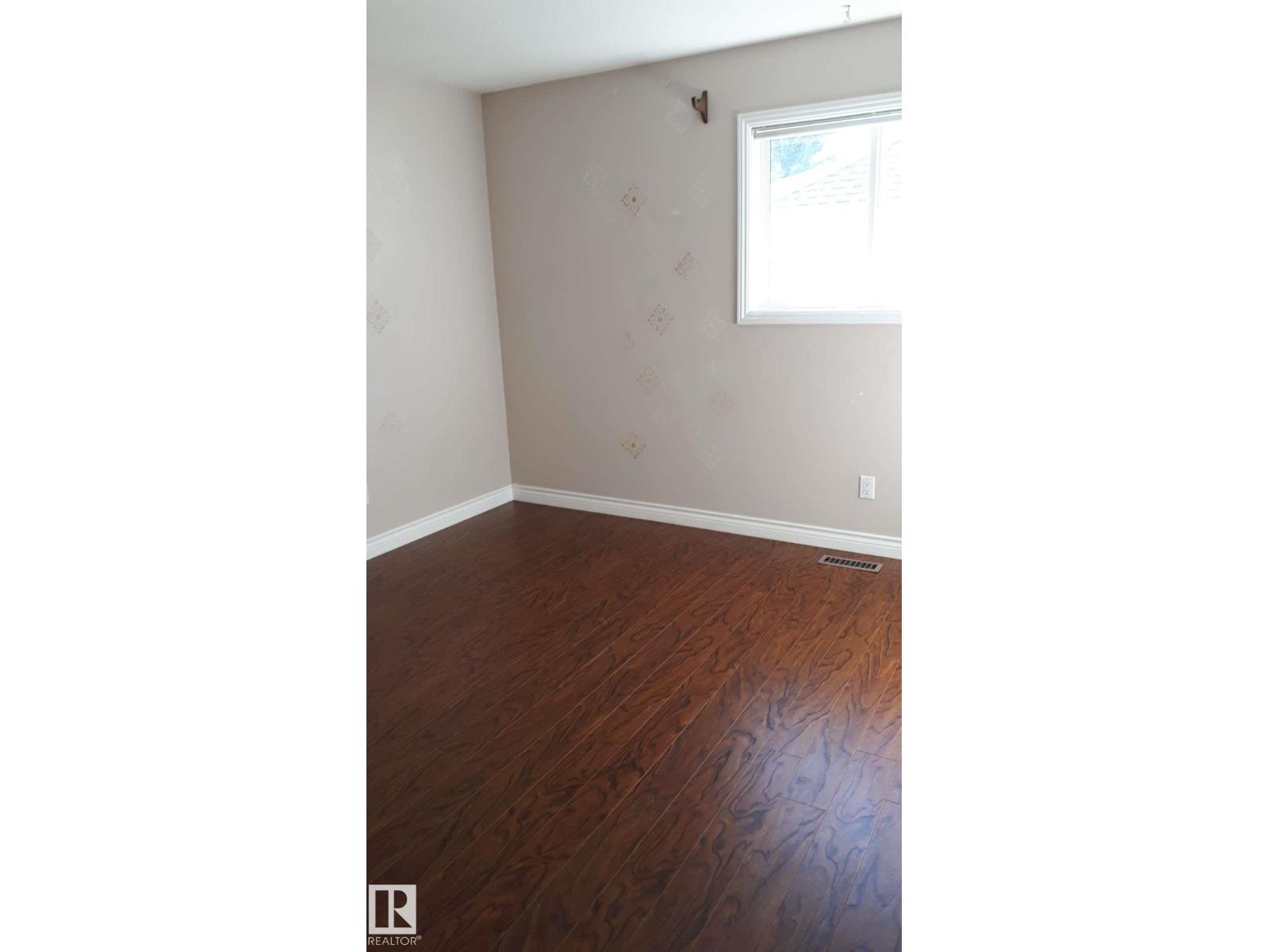 4909 57 Avenue, Glens The — photo 20 of 23: Property photo