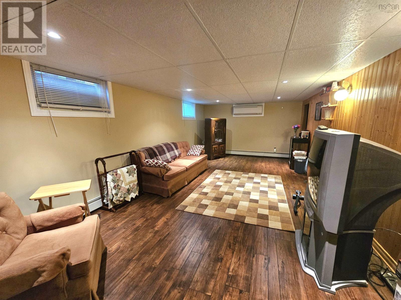 8 Stacey Avenue - 25