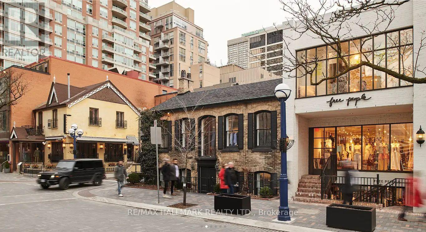 2006- 11 Yorkville Avenue, Toronto, ON photo 23