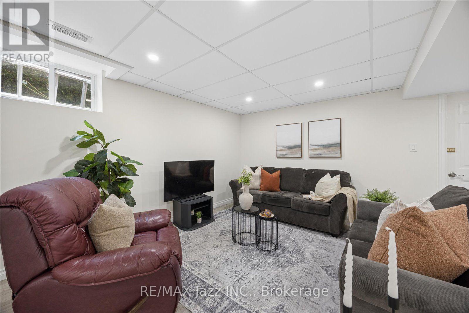 35 WARD STREET - 22