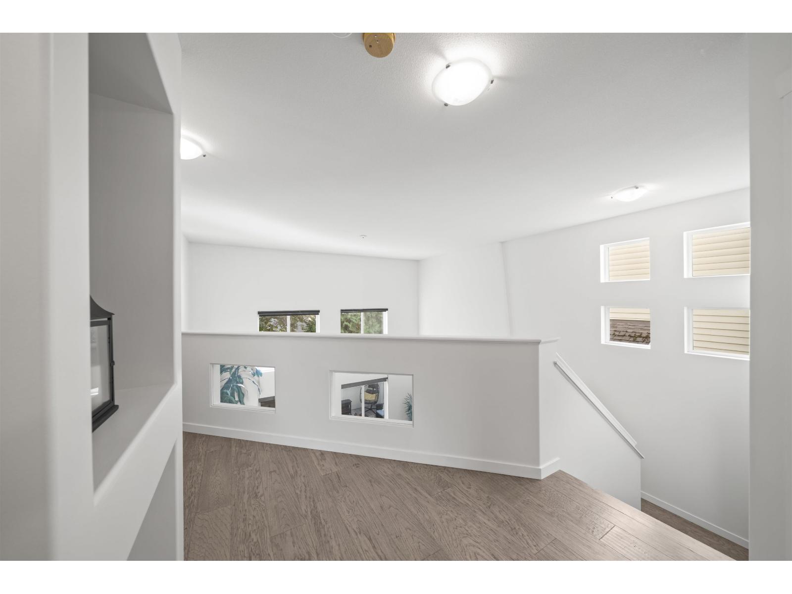 Photo of 14938 59 AVENUE 18