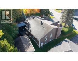 56 Des Gouverneurs Street, Edmundston, NB E3V4H5 Photo 21