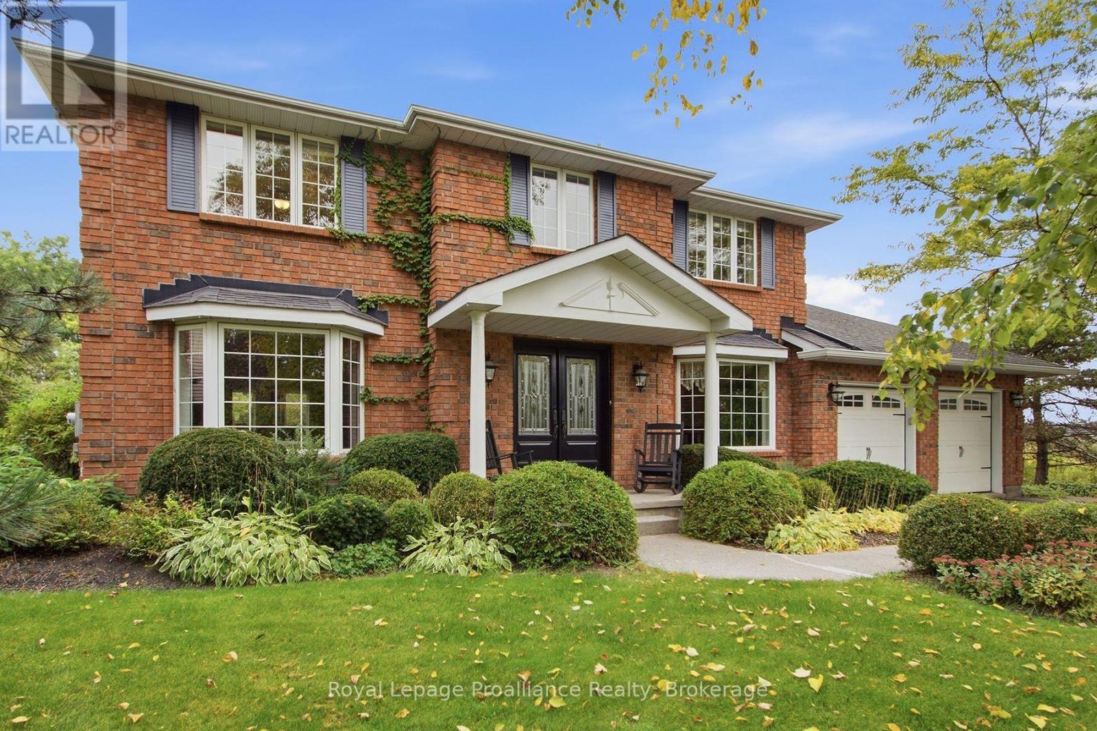 27 Hastings Park Drive, Belleville, ON photo 1