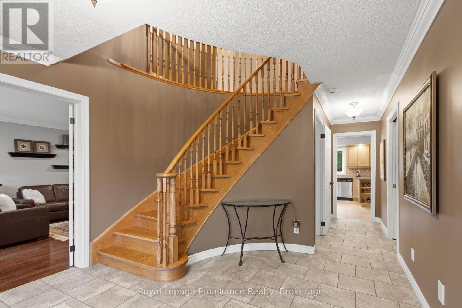 27 Hastings Park Drive, Belleville, ON photo 12