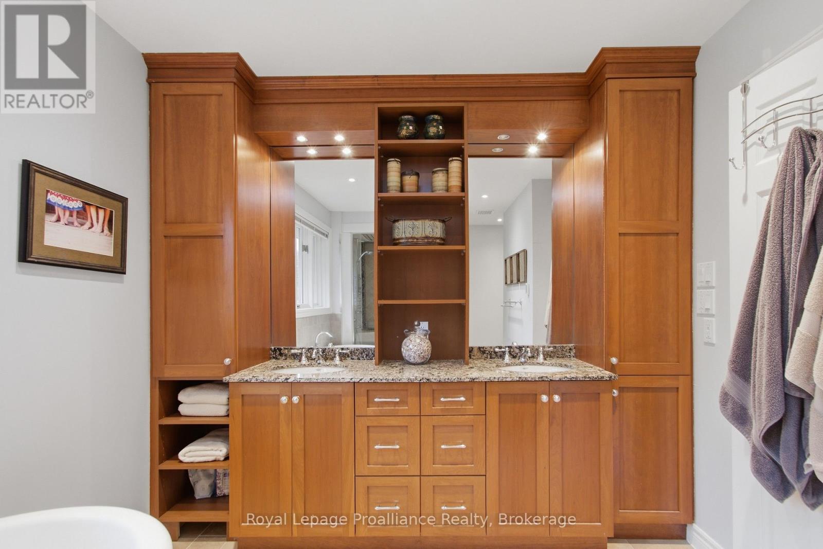 27 HASTINGS PARK DRIVE - 33