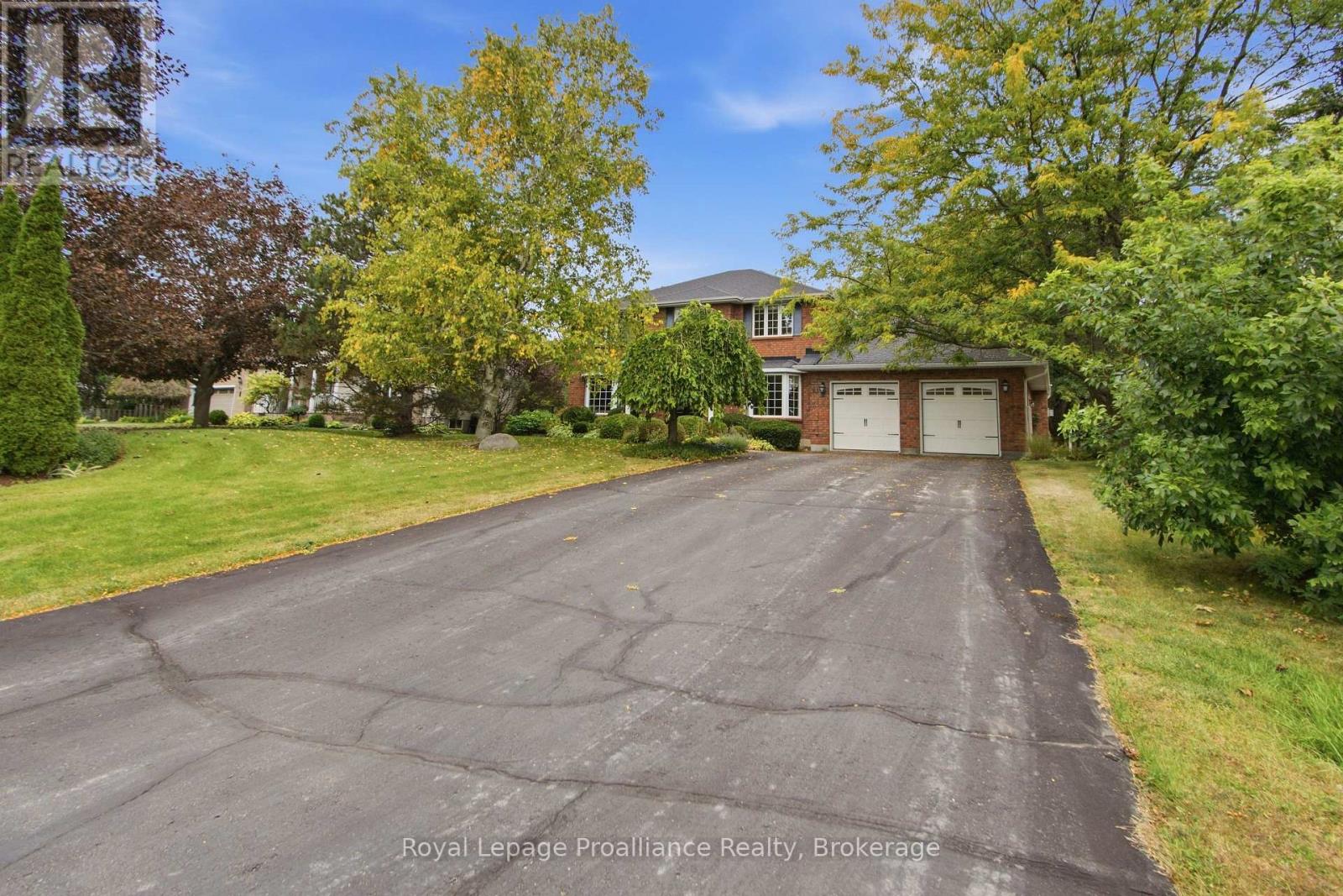 27 Hastings Park Drive, Belleville, ON photo 4