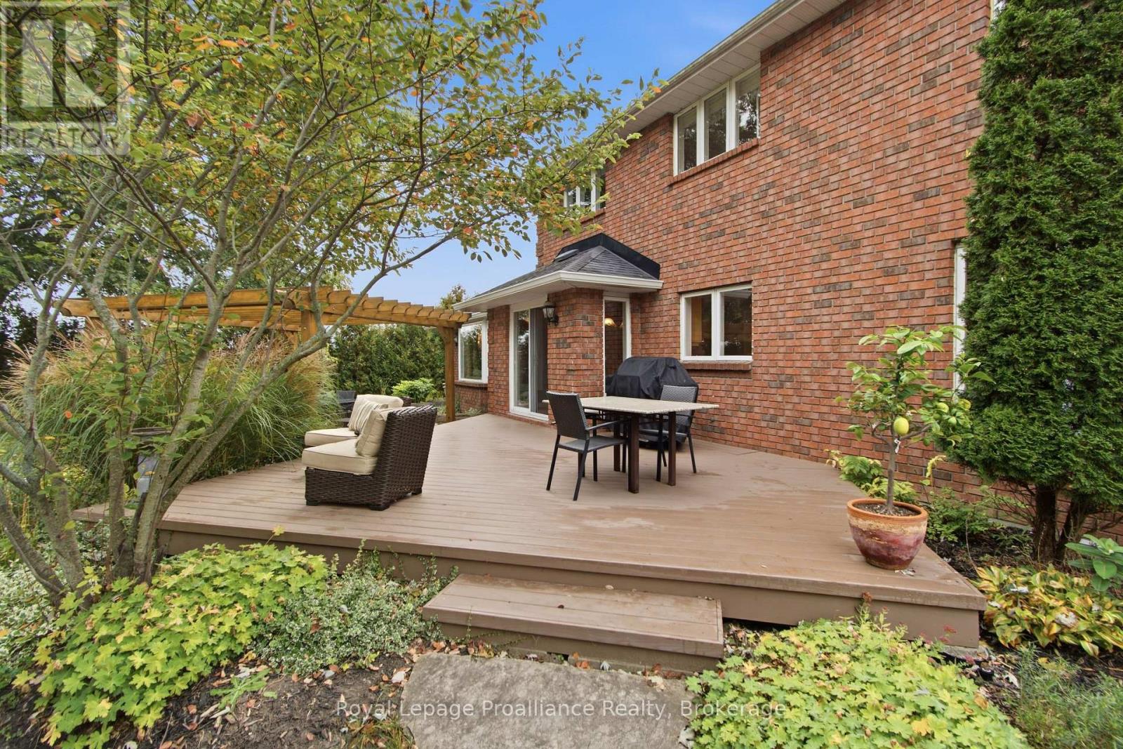 27 Hastings Park Drive, Belleville, ON photo 49