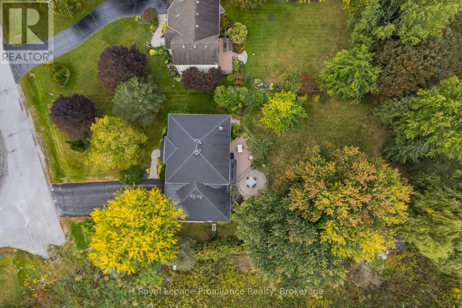 27 Hastings Park Drive, Belleville, ON photo 8