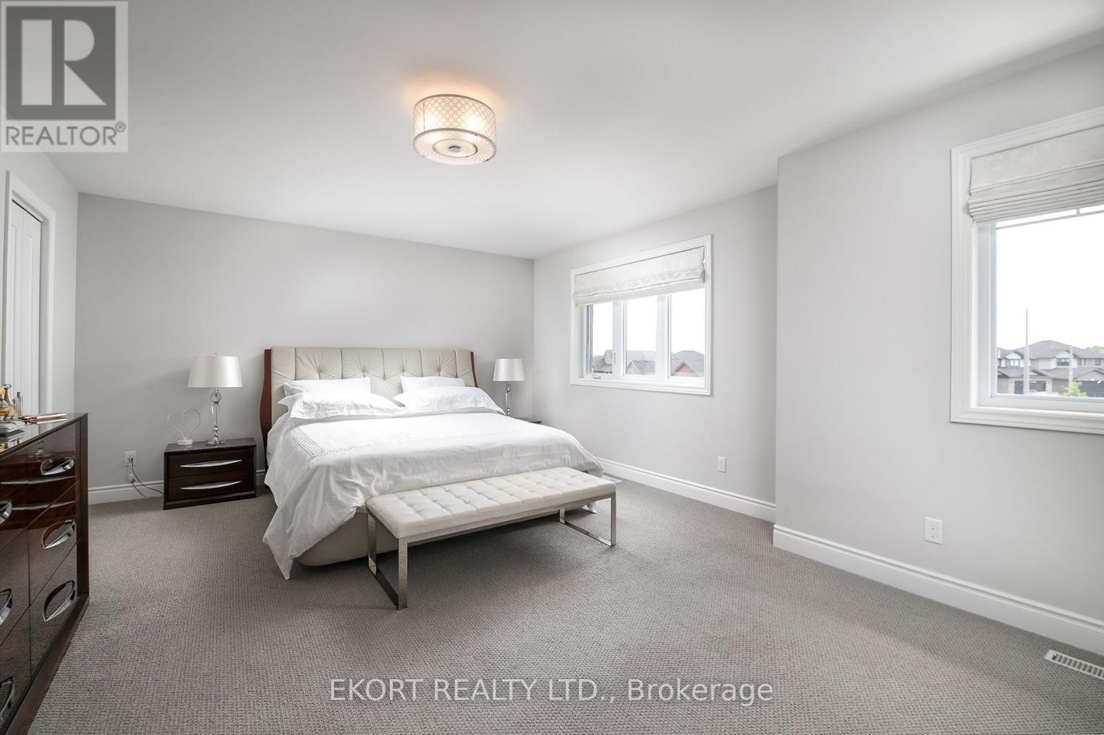61 HAMPTON RIDGE DRIVE - 18