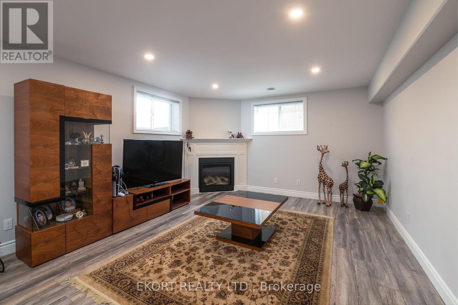 61 HAMPTON RIDGE DRIVE - 30