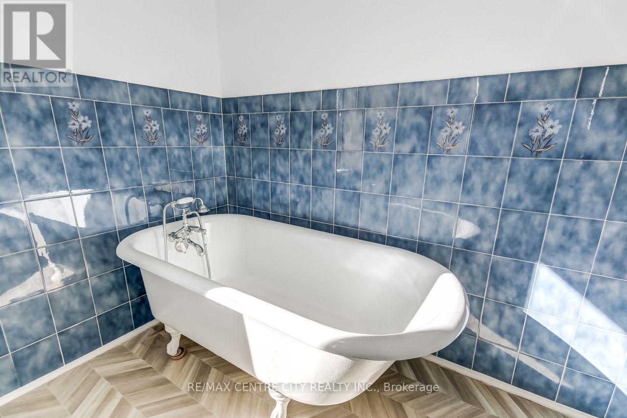 20 ALMA STREET - 28
