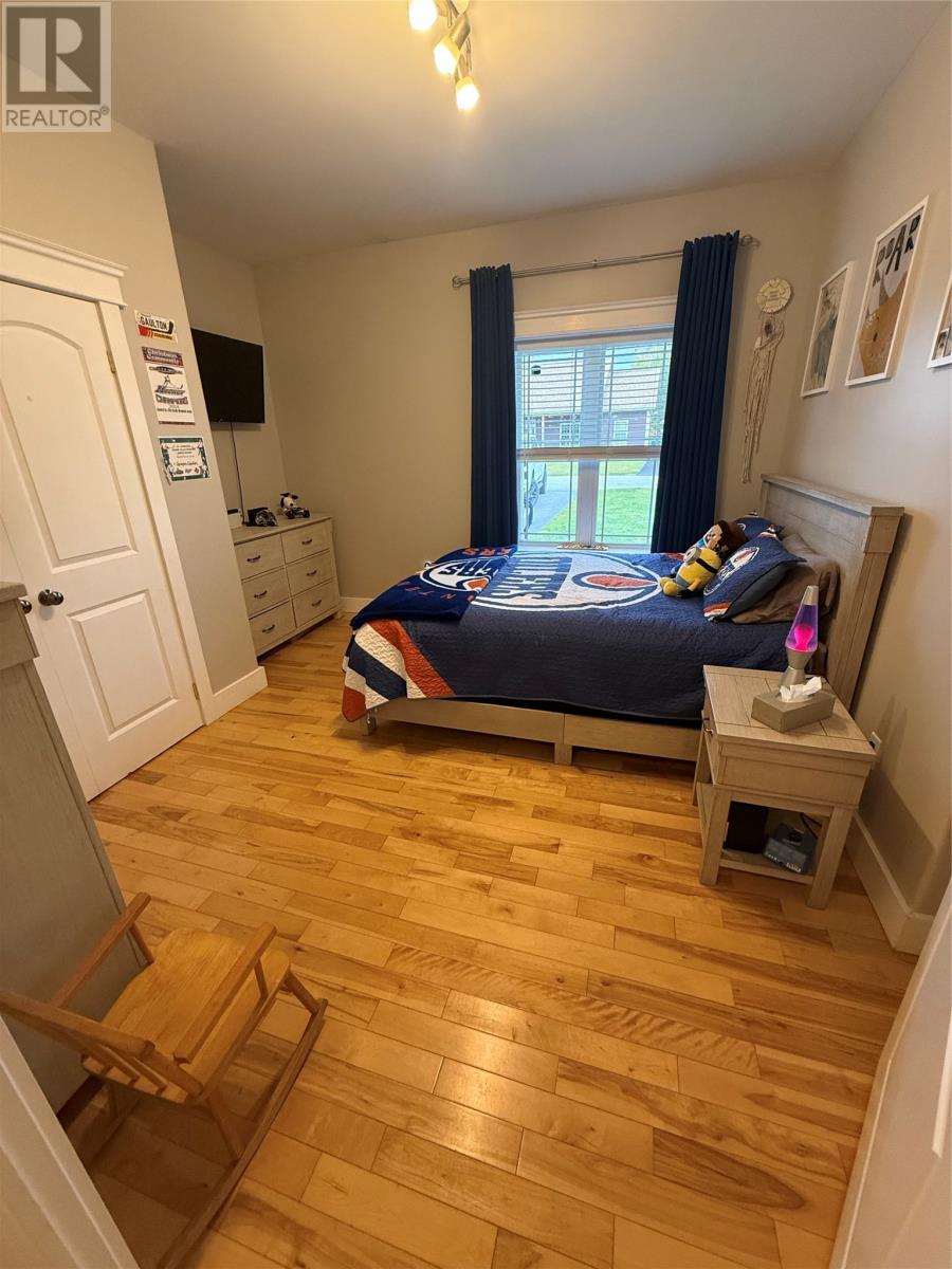 2A Riverside Drive - 20