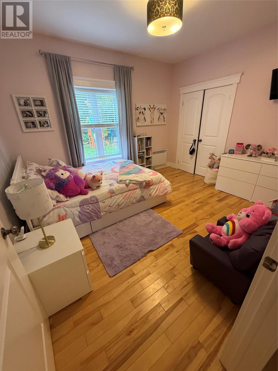 2A Riverside Drive - 21
